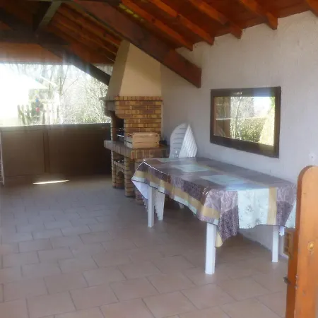 Large And Cosy Chalet Beautiful Surroundings